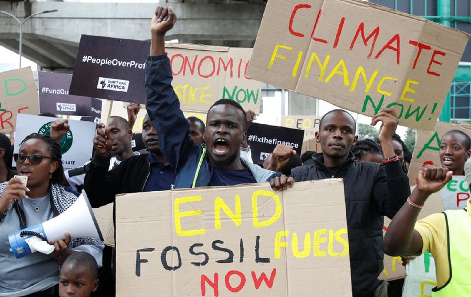 FILE PHOTO: Climate activists participate in a protest demanding economic and climate liberation in Nairobi Kenya, May 25, 2024. REUTERS/Monicah Mwangi/File Photo