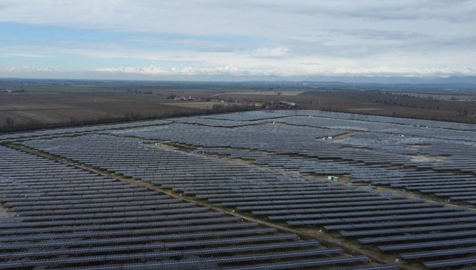 FILE PHOTO: A drone view shows bifacial 540 W solar panels at a solar panels park by energy supplier Enel Green Power, in Trino, Italy, March 5, 2024. REUTERS/Claudia Greco/File Photo