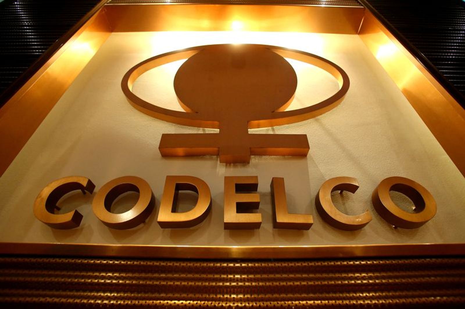 The logo of Codelco, the world's largest copper producer, is seen at their headquarters in downtown Santiago, Chile March 29, 2018. REUTERS/Ivan Alvarado/File Photo