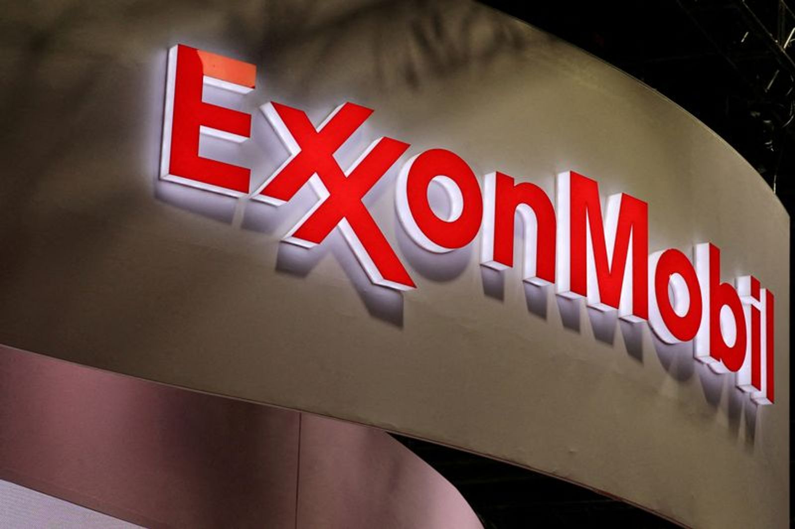 FILE PHOTO: The logo of American multinational oil and gas corporation ExxonMobil is seen during the LNG 2023 energy trade show in Vancouver, British Columbia, Canada, July 12, 2023. REUTERS/Chris Helgren/File Photo